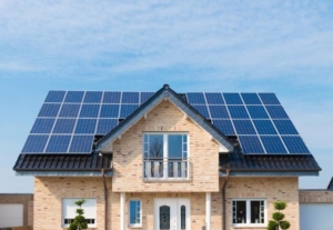 Solarfirma Sachsen installiert Solaranlagen auf Steildach oder Flachdach